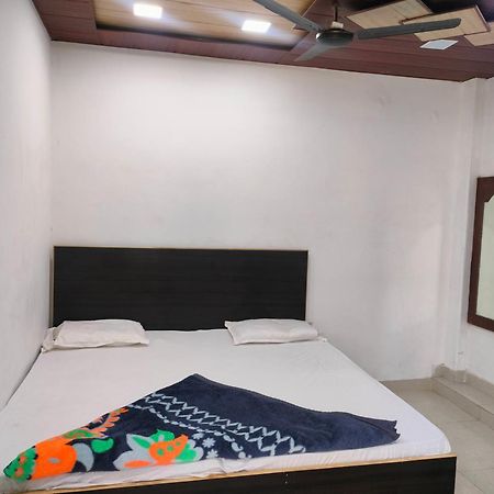 R G Sewa Sadan Hotell Mathura Eksteriør bilde