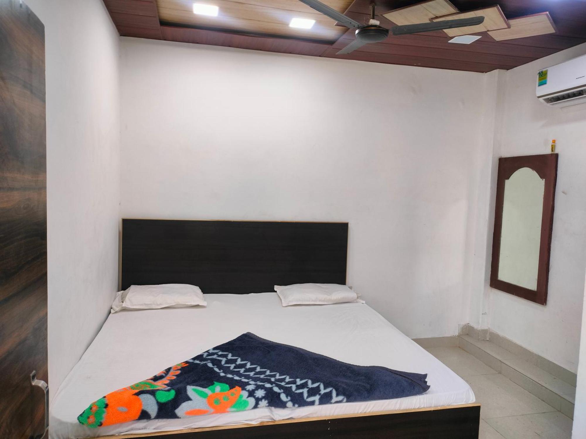 R G Sewa Sadan Hotell Mathura Eksteriør bilde